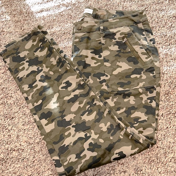est 1946 Denim Pants - NWOT Camouflage EST 1946 Denim 18W